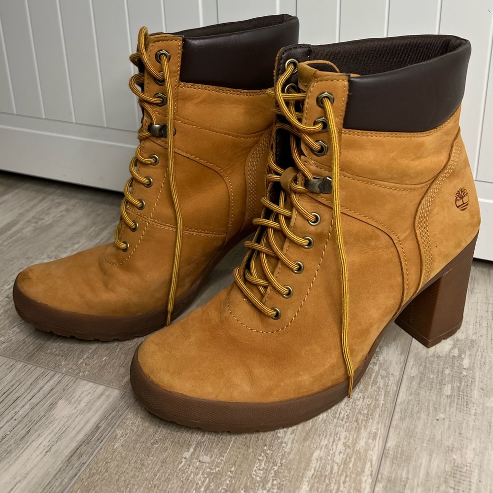 Timberland Women’s Tillston 6-Inch Boots | 9 | EUC